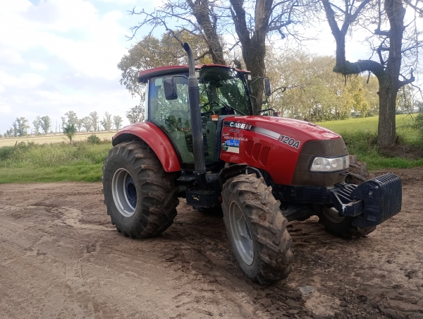 1  Tractor CASE FARMALL 120 A, doble tracción