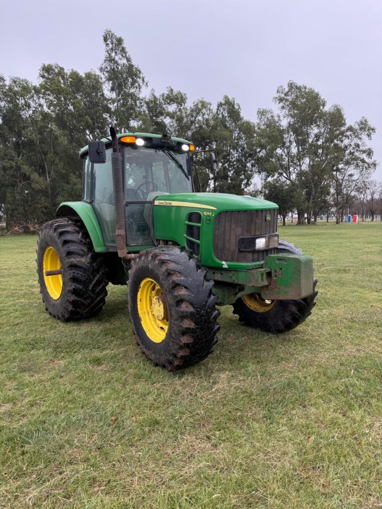 1  Tractor JOHN DEERE 6145 DT,