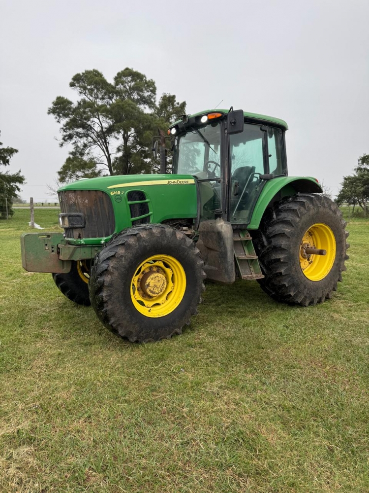 1  Tractor JOHN DEERE 6145 DT,
