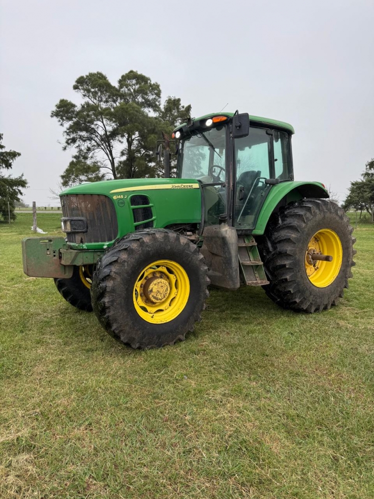 1  Tractor JOHN DEERE 6145 DT,