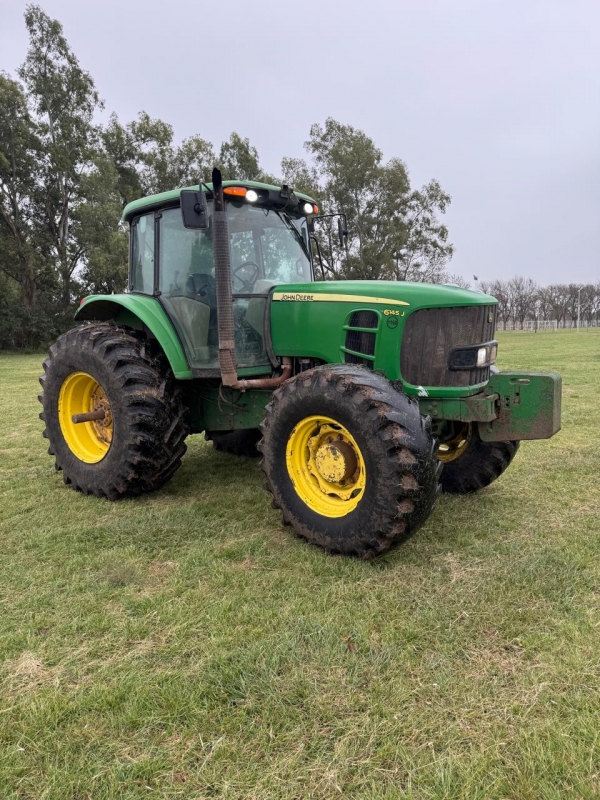 1  Tractor JOHN DEERE 6145 DT,