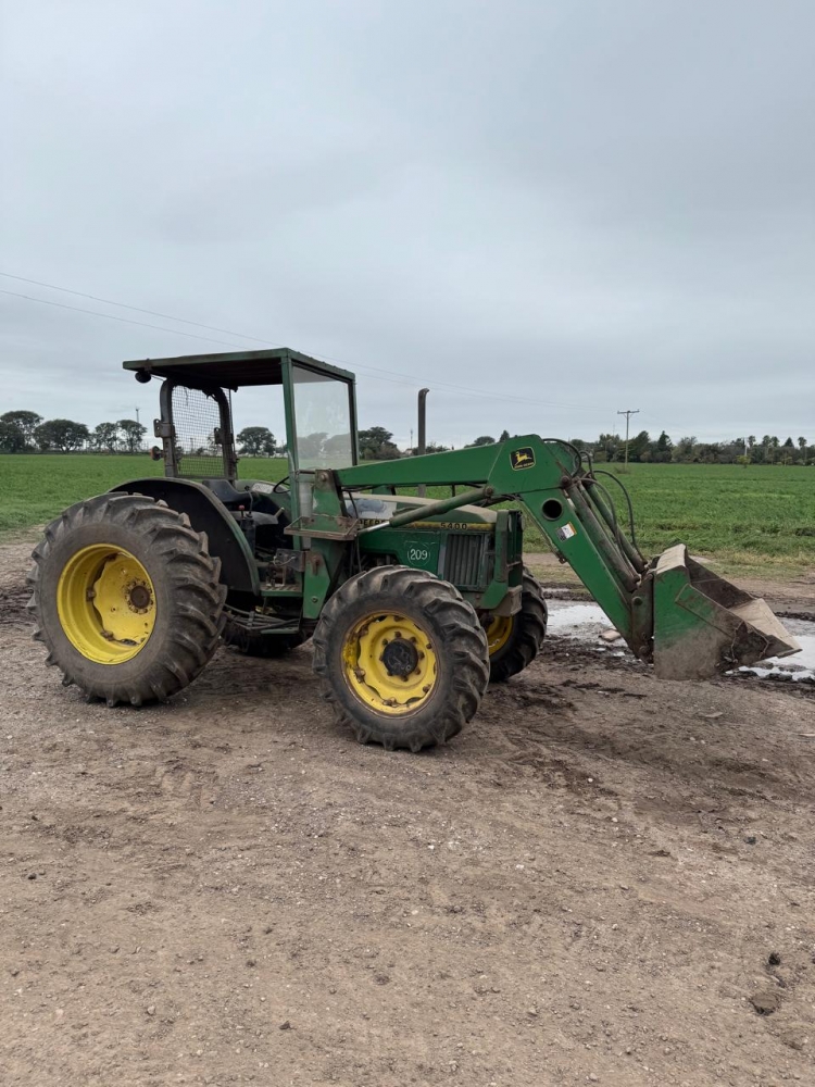 1  Tractor JOHN DEERE 5400 DT,