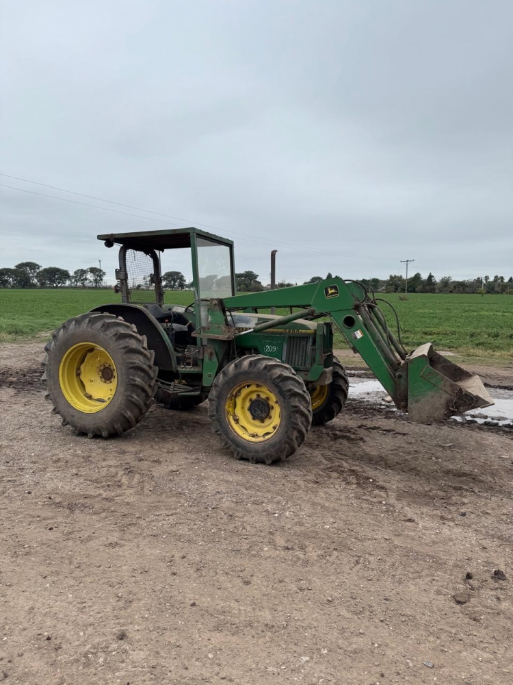 1  Tractor JOHN DEERE 5400 DT,