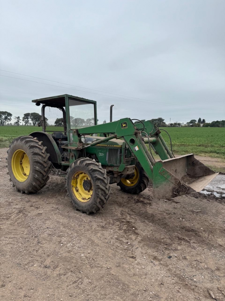 1  Tractor JOHN DEERE 5400 DT,