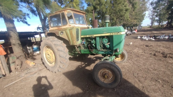 1   JOHN DEERE 3330, 