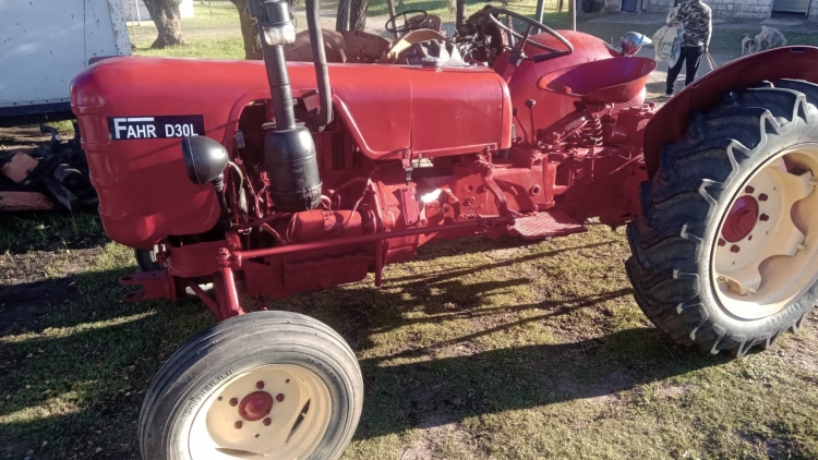 1  Tractor FAHR D 30 L