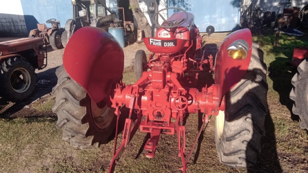 1  Tractor FAHR D 30 L