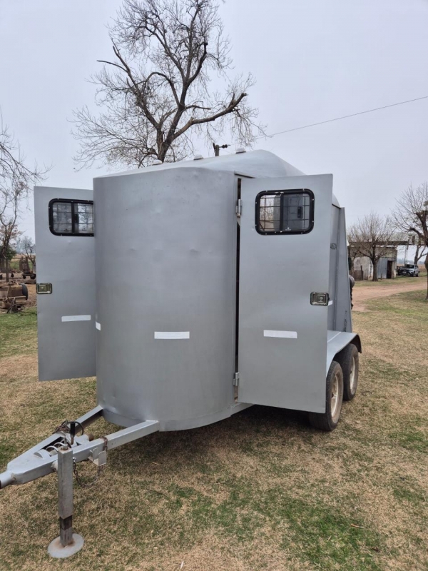 2 ACOPLADOS TRAILER PARA CABALLOS