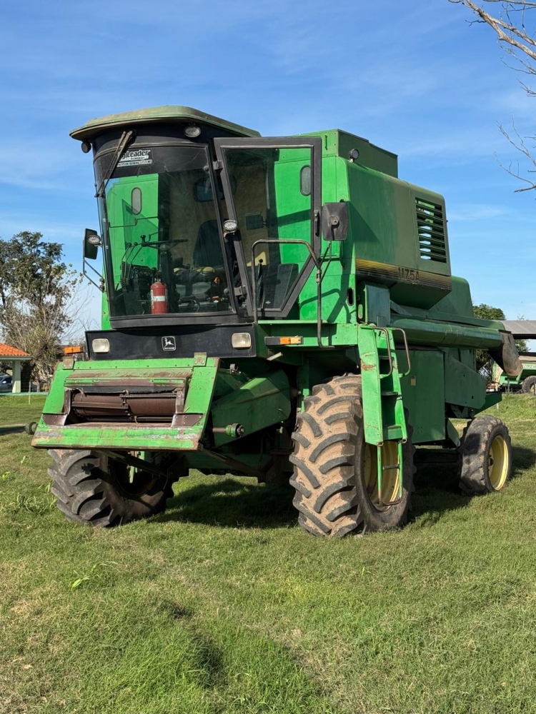 1  Cosechadora JOHN DEERE 1175 A