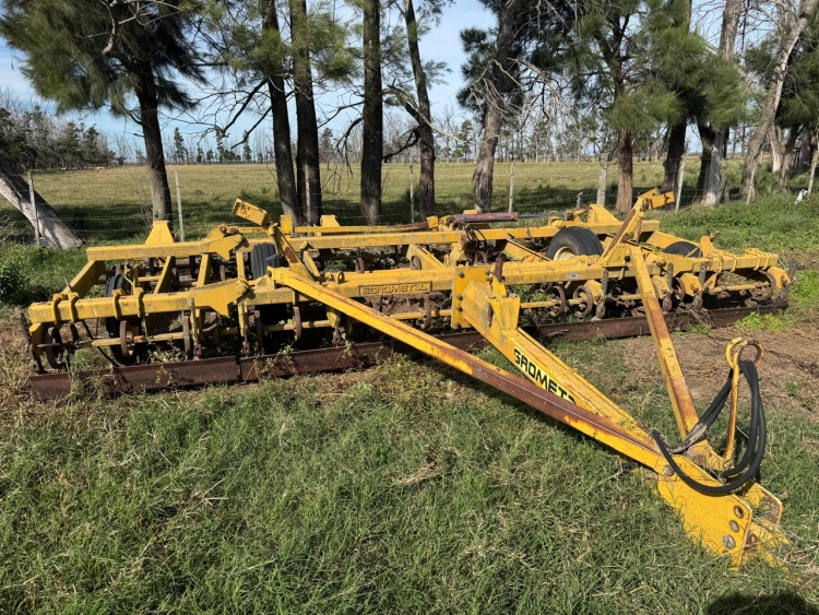 1 Vibrocultivador AGROMETA