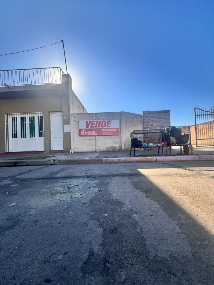 COMPLEJO DE DEPARTAMENTOS Y LOCAL 