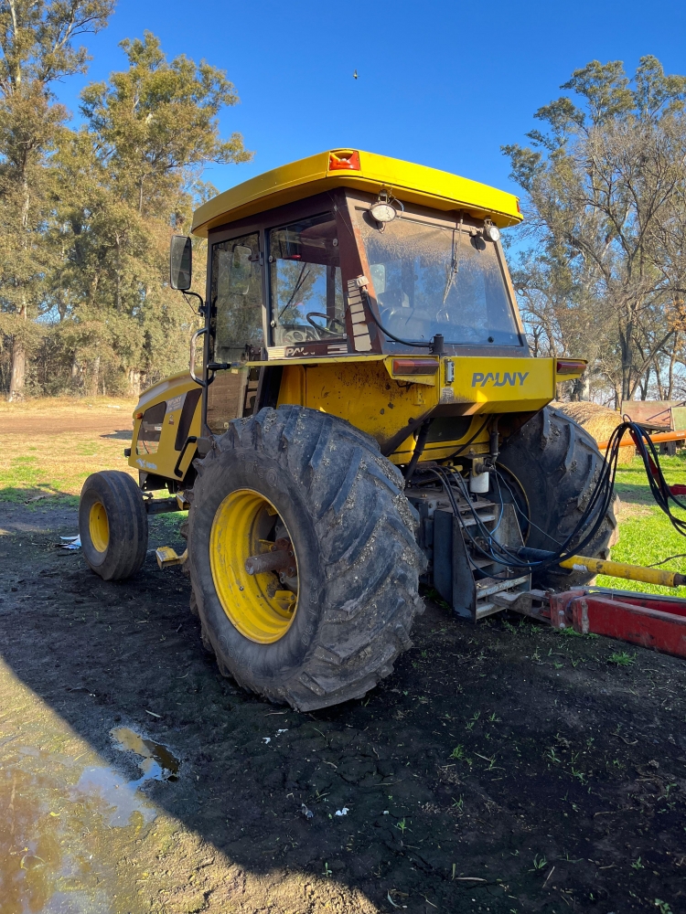 1 Tractor PAUNY 230 C, año 2013, 