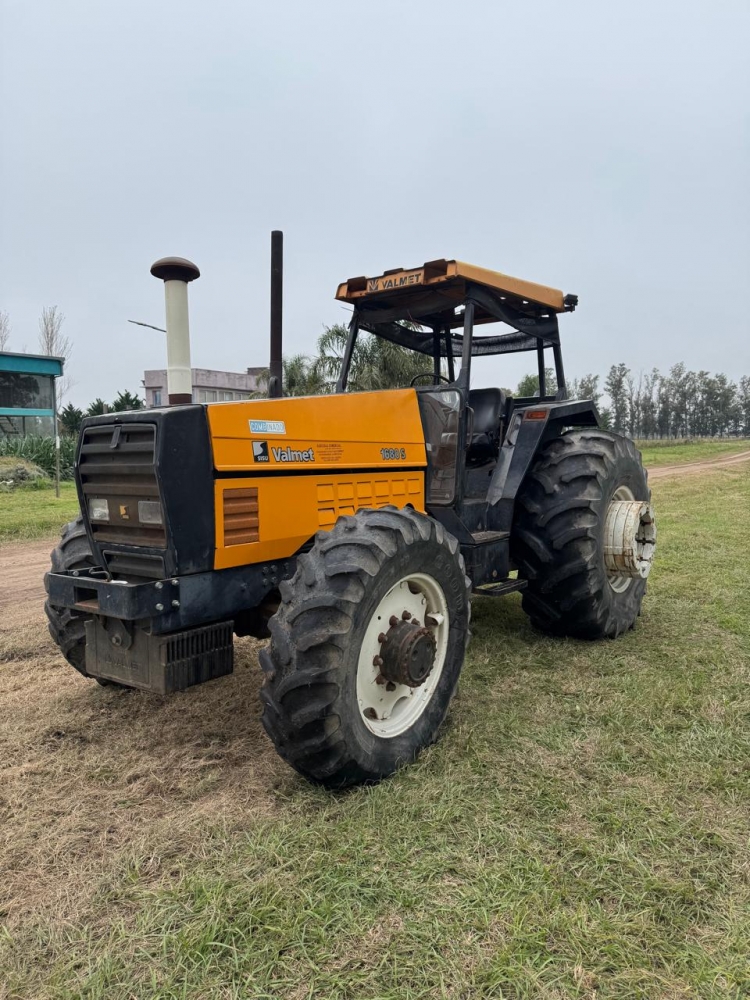1 Tractor VALMET 1680 S
