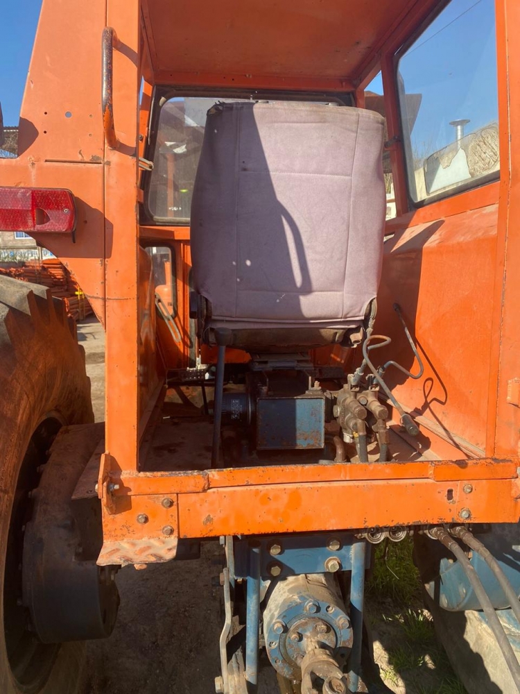 1  Tractor FIAT 900 E, con cabina