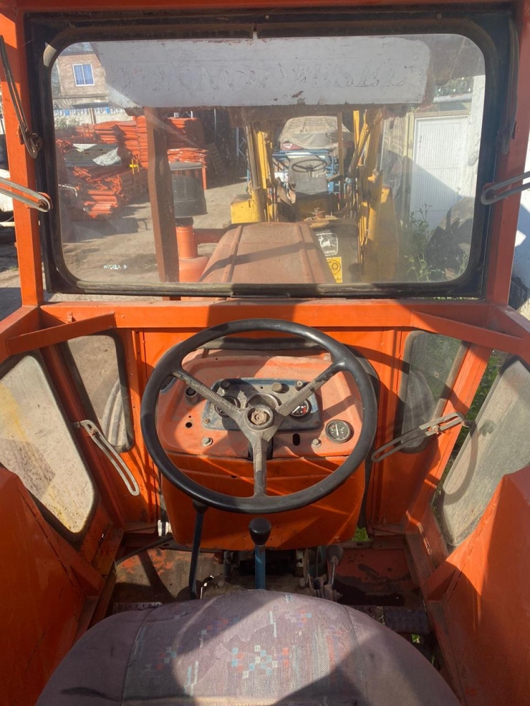1  Tractor FIAT 900 E, con cabina