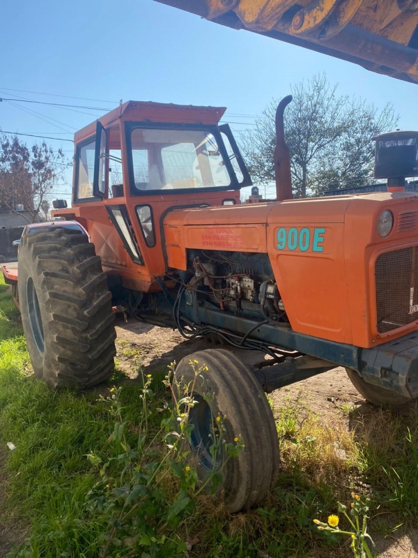 1  Tractor FIAT 900 E, con cabina