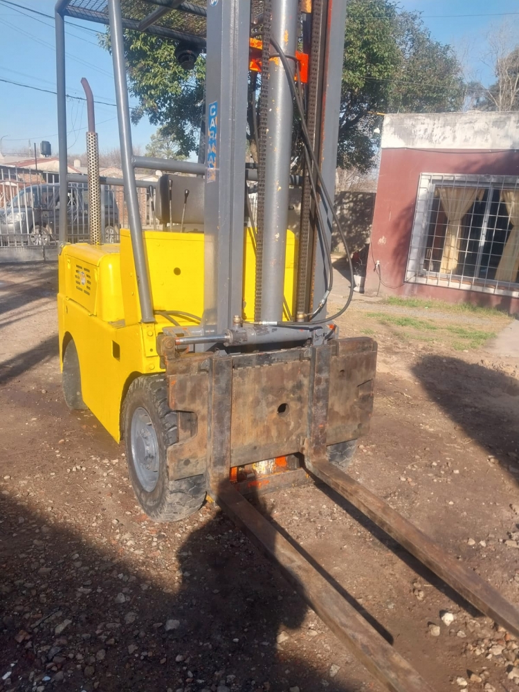 1 Autoelevador YALE, para 2,5 ton