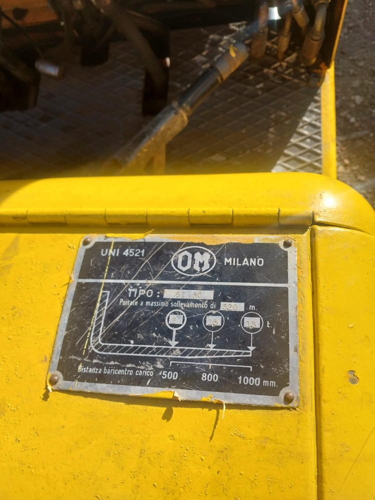 1 Autoelevador YALE, para 2,5 ton