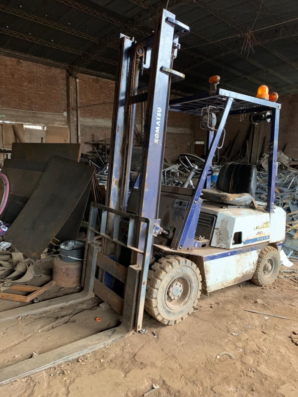 1 Autoelevador KOMATSU