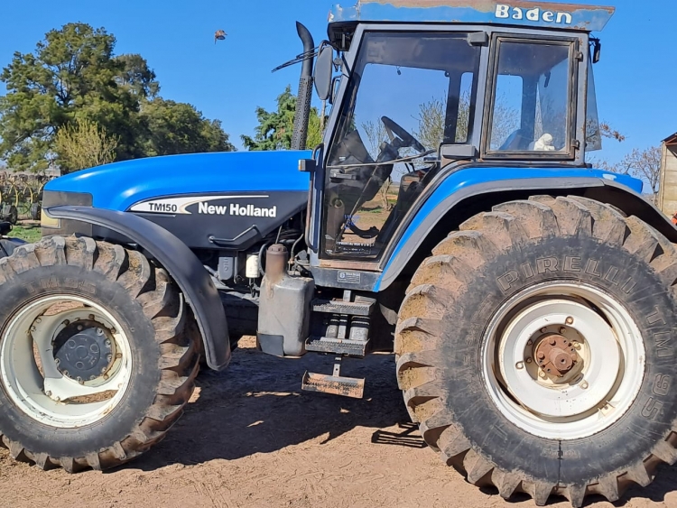 1 Tractor NEW HOLLAND TM150 DT, año 2004