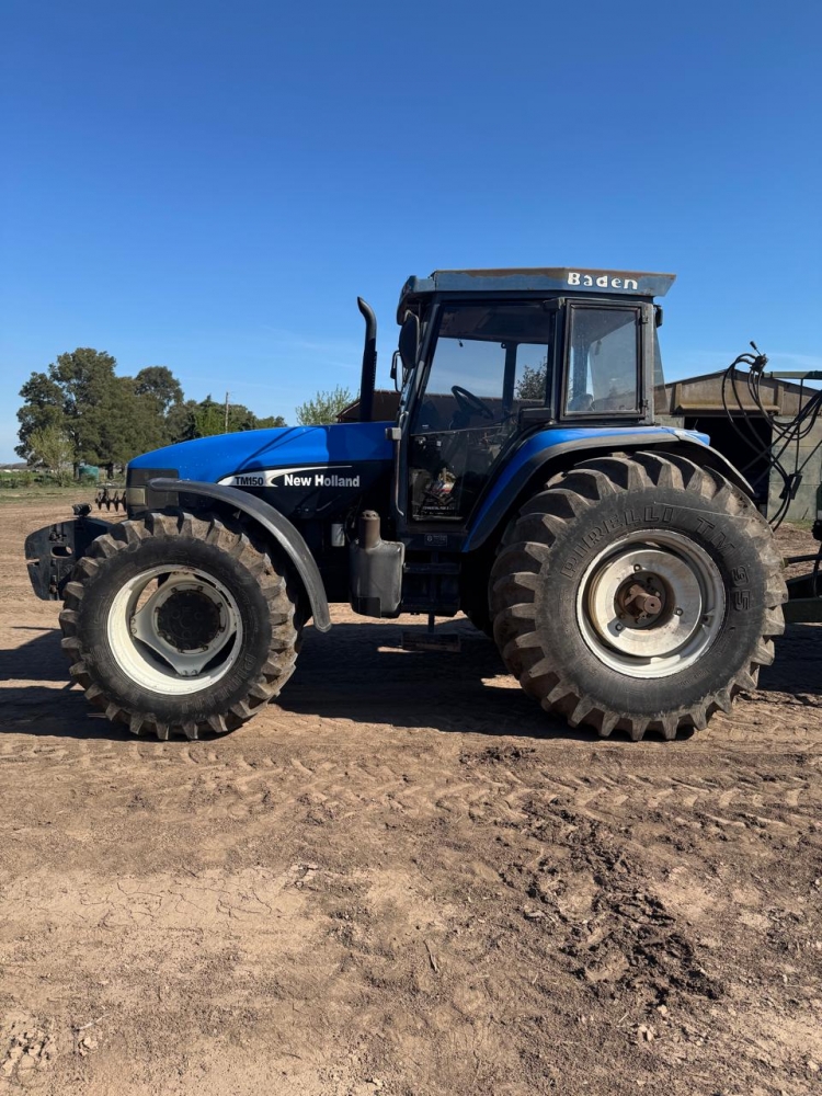1 Tractor NEW HOLLAND TM150 DT, año 2004