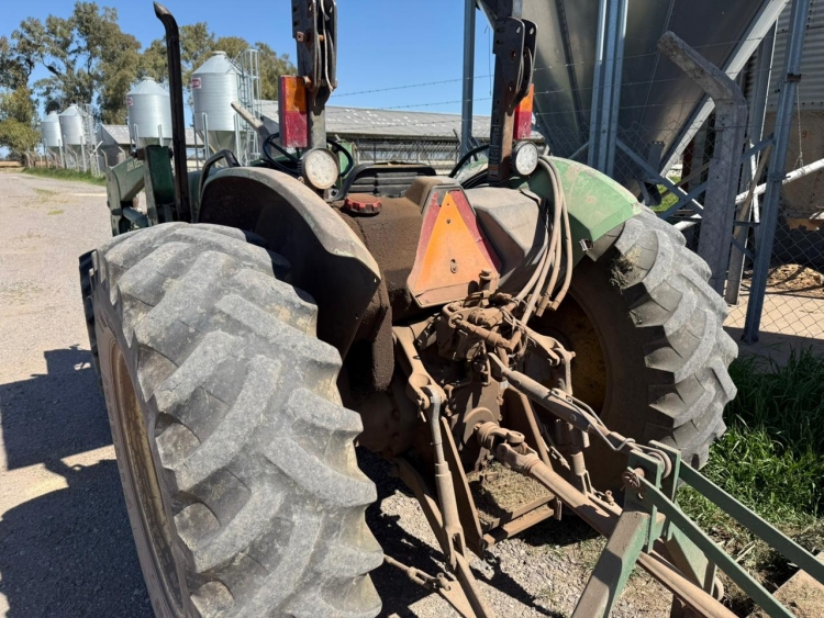 1  Tractor JOHN DEERE 5410