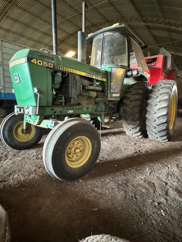 1 Tractor JOHN DEERE 4050, año 1984,