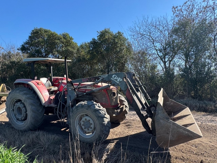 1  Tractor  MASSEY FERGUSON 4292 H.D,  DT,