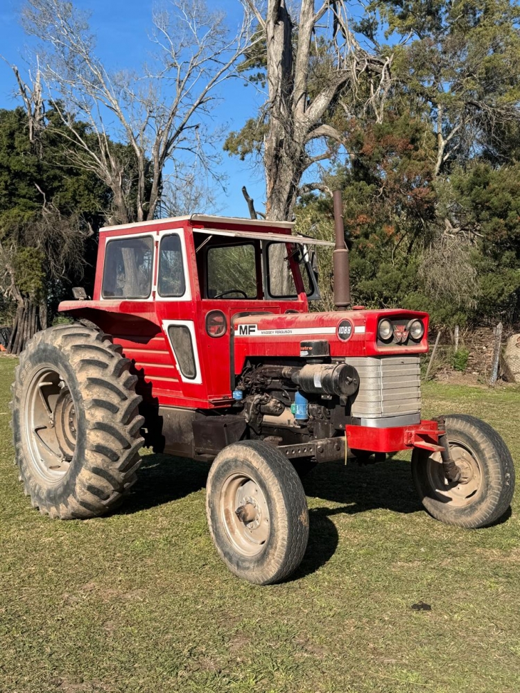1  Tractor  MASSEY FERGUSON 1088,