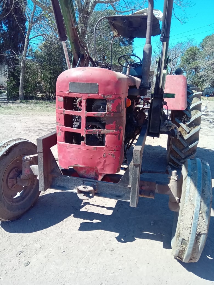 1 Tractor FAHR D400 B, con dirección hidráulica,