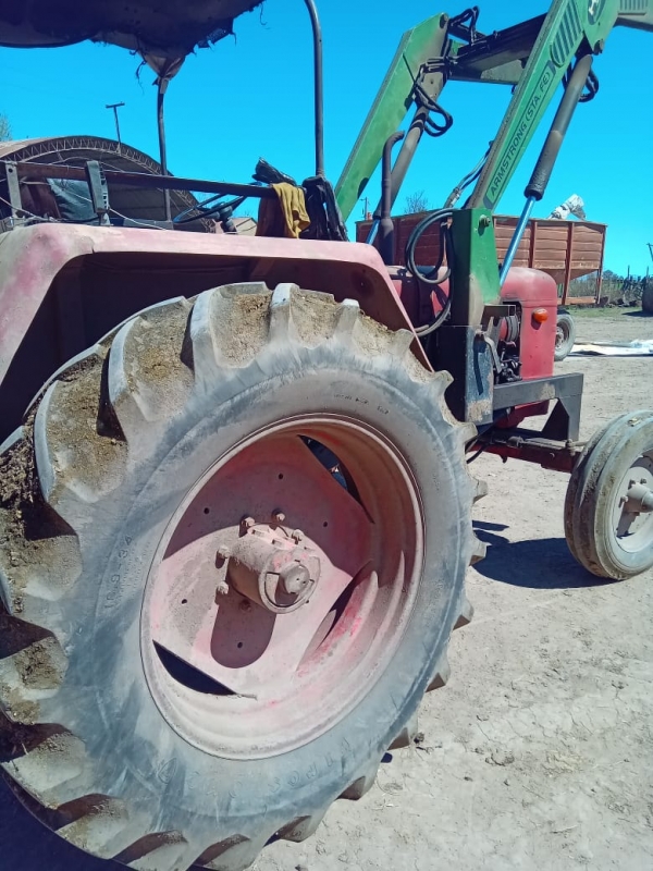 1 Tractor FAHR D400 B, con dirección hidráulica,