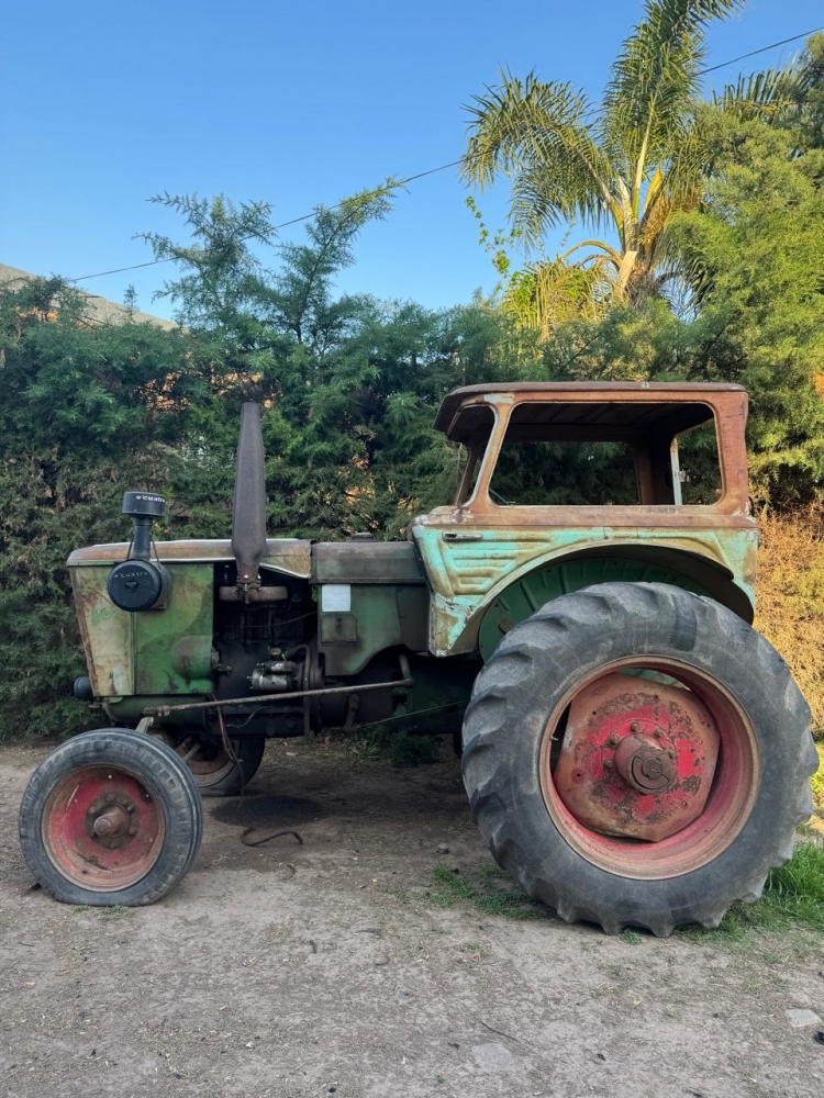 1  Tractor DEUTZ A 65, motor 2114,