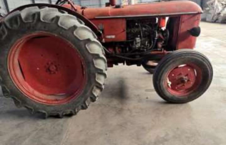 1 Tractor HANOMAG BRILLAN 57