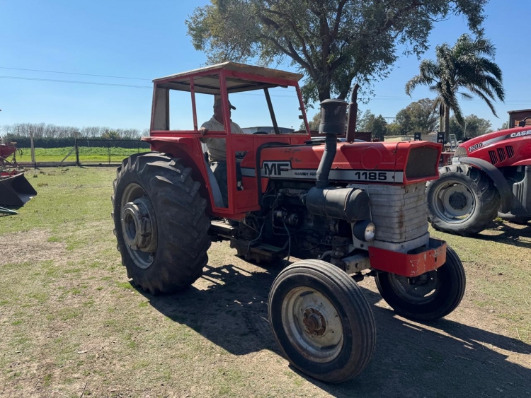 1 Tractor MASSEY FERGUSON 1075