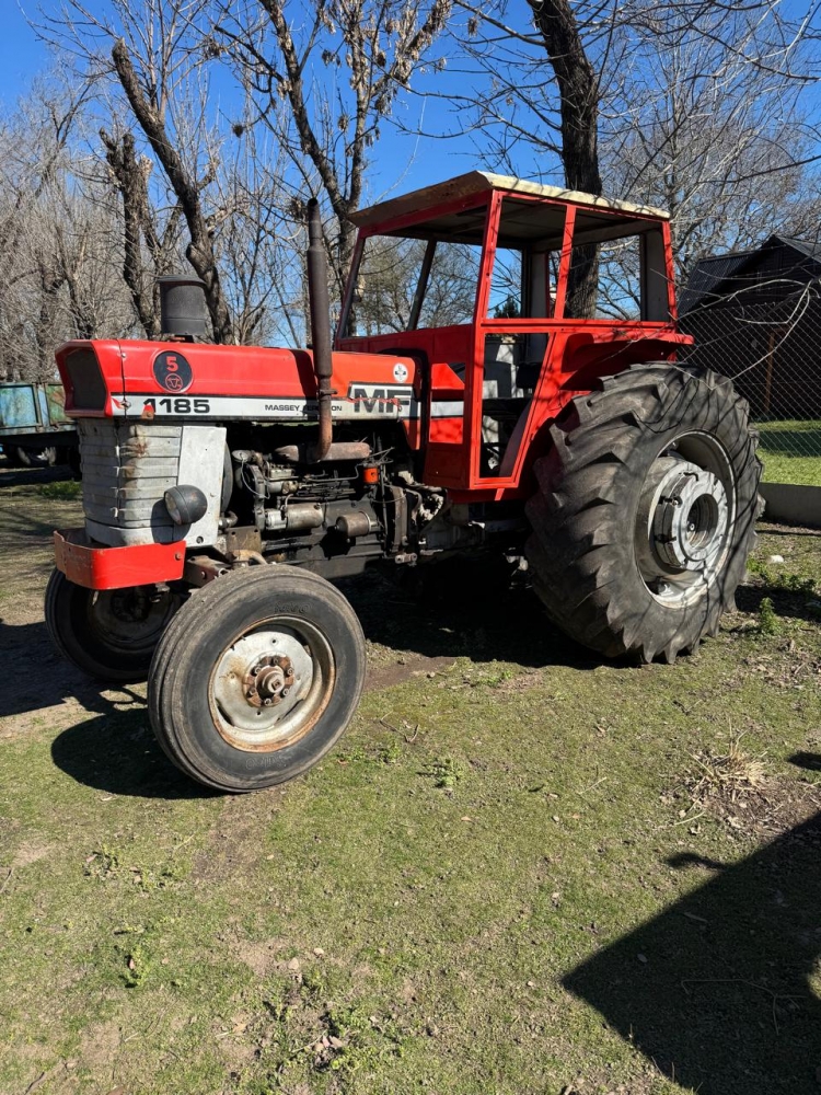 1 Tractor MASSEY FERGUSON 1075