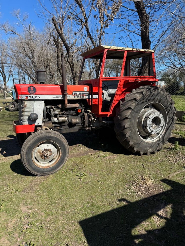 1 Tractor MASSEY FERGUSON 1075