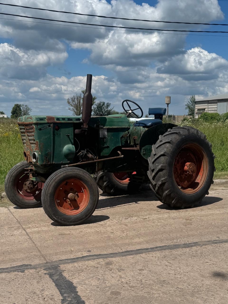 1 Tractor DEUTZ A 65 con motor 2114