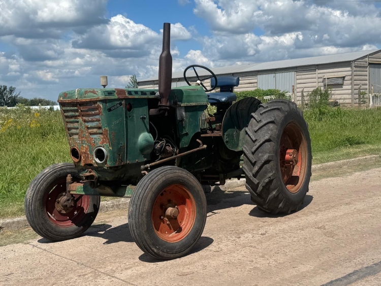 1 Tractor DEUTZ A 65 con motor 2114