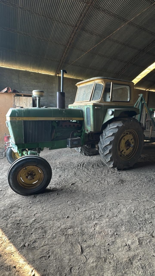 1 Tractor CASE 830, año 1970, con cabina
