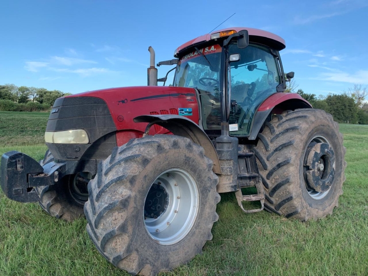 1 Tractor CASE PUMA 210 DT, cabina original con AA,