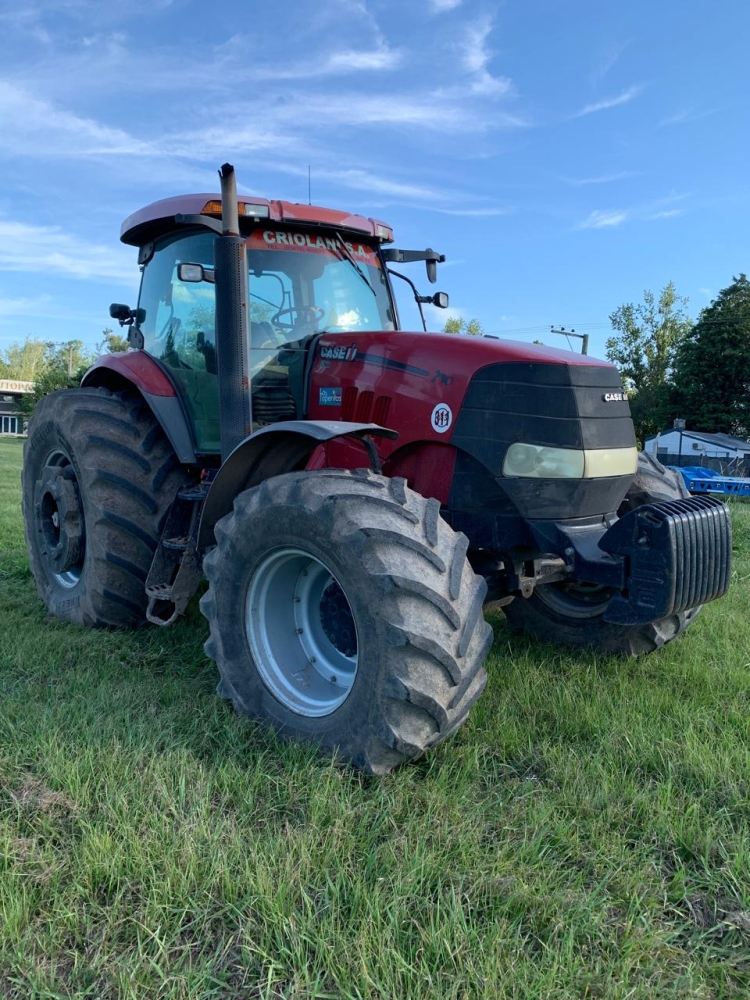 1 Tractor CASE PUMA 210 DT, cabina original con AA,