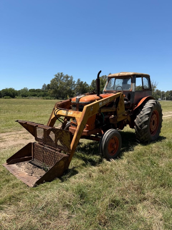 1Tractor FIAT 780 R; arranque eléctrico