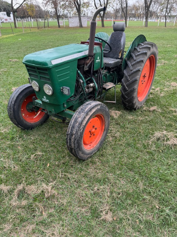 1Tractor DEUTZ A 46, dirección hidráulica