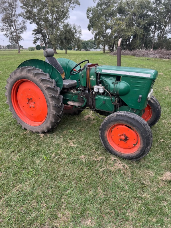 1Tractor DEUTZ A 46, dirección hidráulica