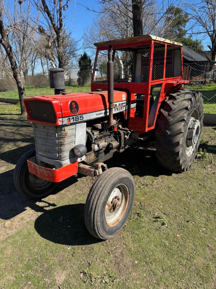 1 Tractor MASSEY FERGUSON 1075