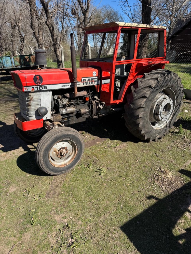 1 Tractor MASSEY FERGUSON 1075