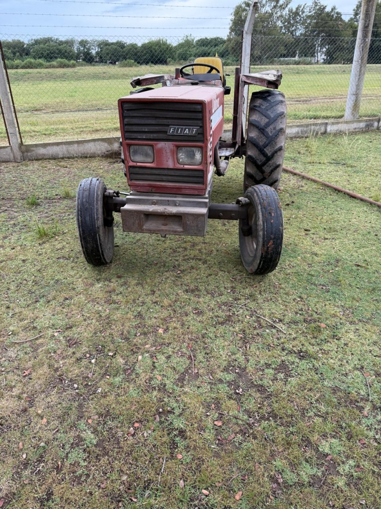1 Tractor FIAT 466, con toma de fuerza