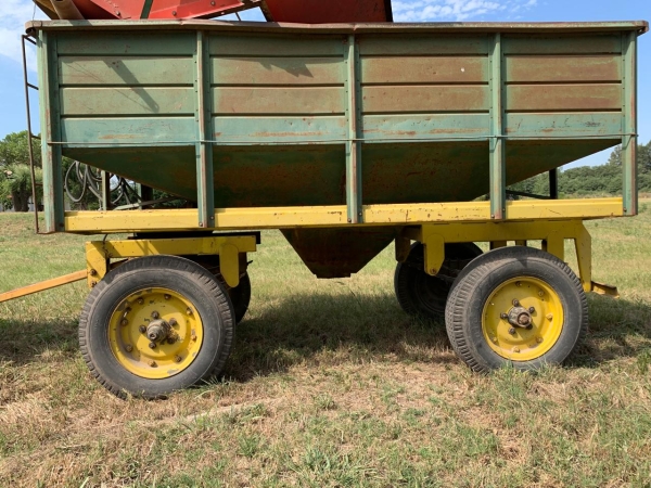 1 Acoplado tolva semillero LA RURAL