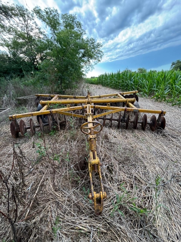 3 Discos doble acción: CORTI, AGROMETAL y Otro de 40 platos.