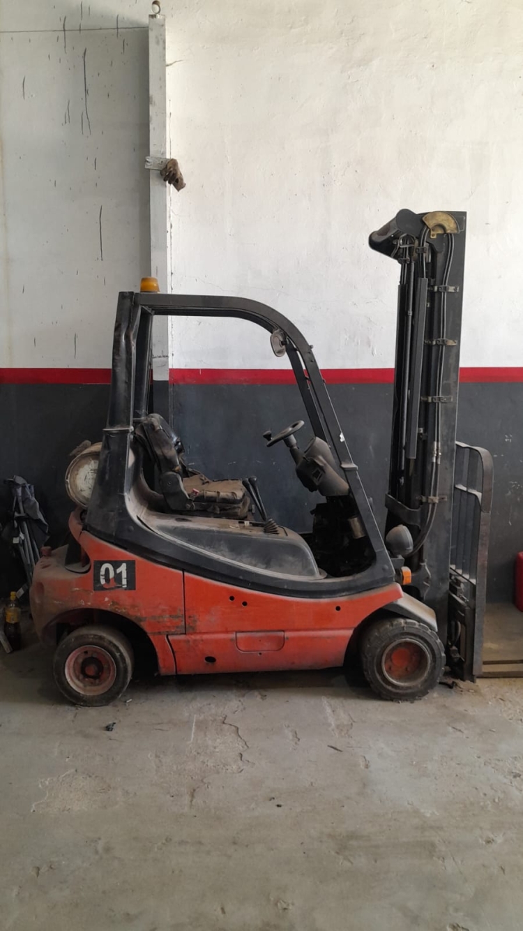 1 Autoelevador LINDE,